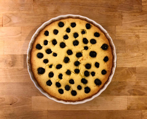 Colegul nostru, Tom Rees, patiser boulanger Pain Plaisir, ne dă rețeta lui de Clafoutis cu migdale și afine