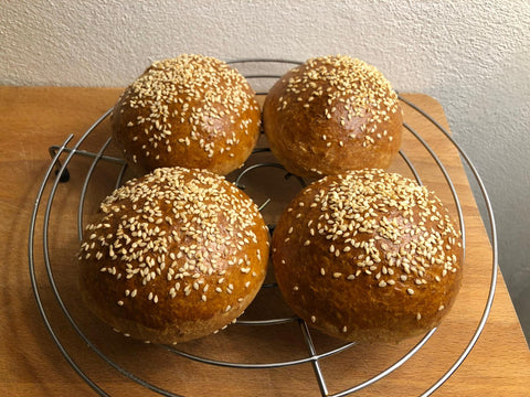 Chifle de burgeri, rețetă de la Tom Rees