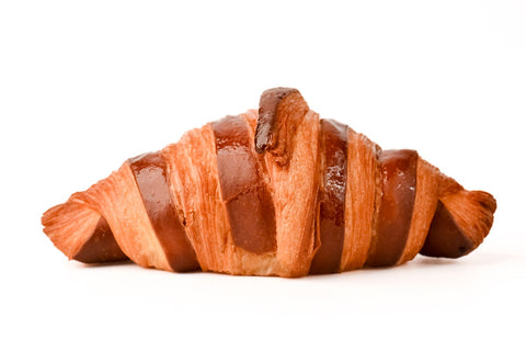 Croissant cu Cremă de Ciocolată și Alune de Pădure