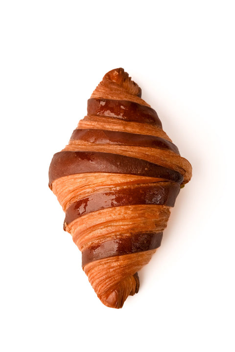 Croissant cu Cremă de Ciocolată și Alune de Pădure