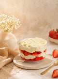 Straturi verrine capsuni crema mousseline si jeleu